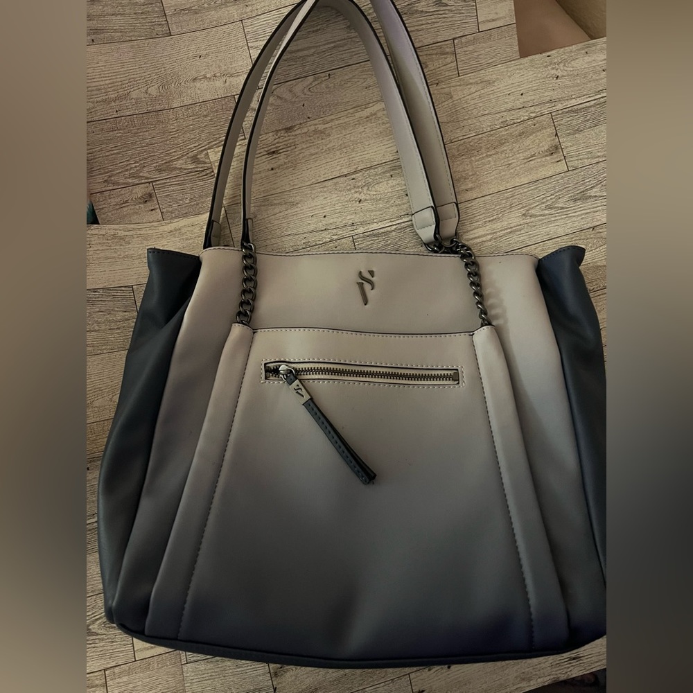 Vera Wang Collection, Blue Ombre purse. No stains or anything, NWOT!